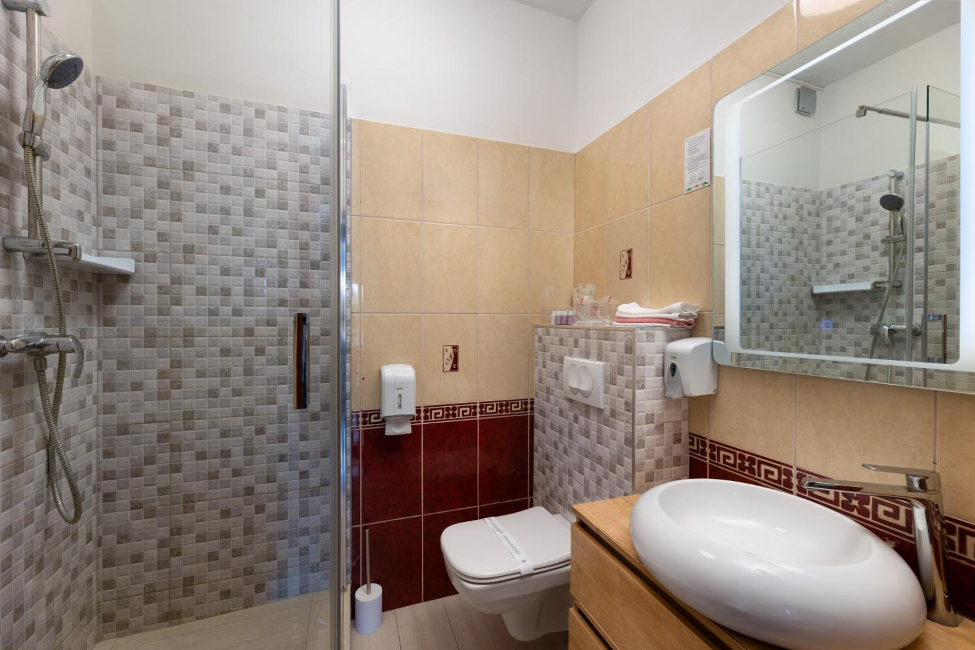 Villa Okruk-10 Meters Away From The Beach Округ Горни Екстериор снимка