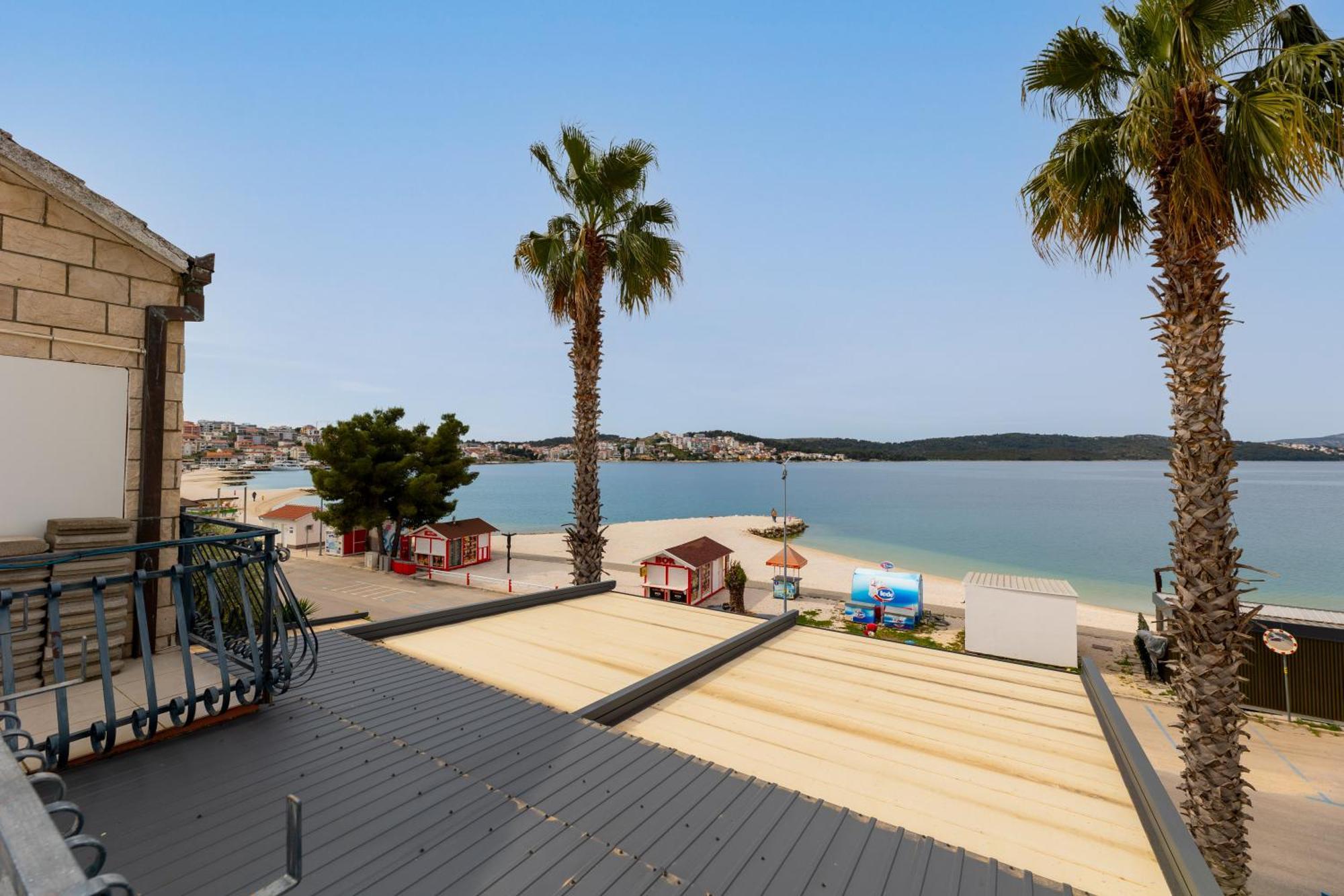 Villa Okruk-10 Meters Away From The Beach Округ Горни Екстериор снимка