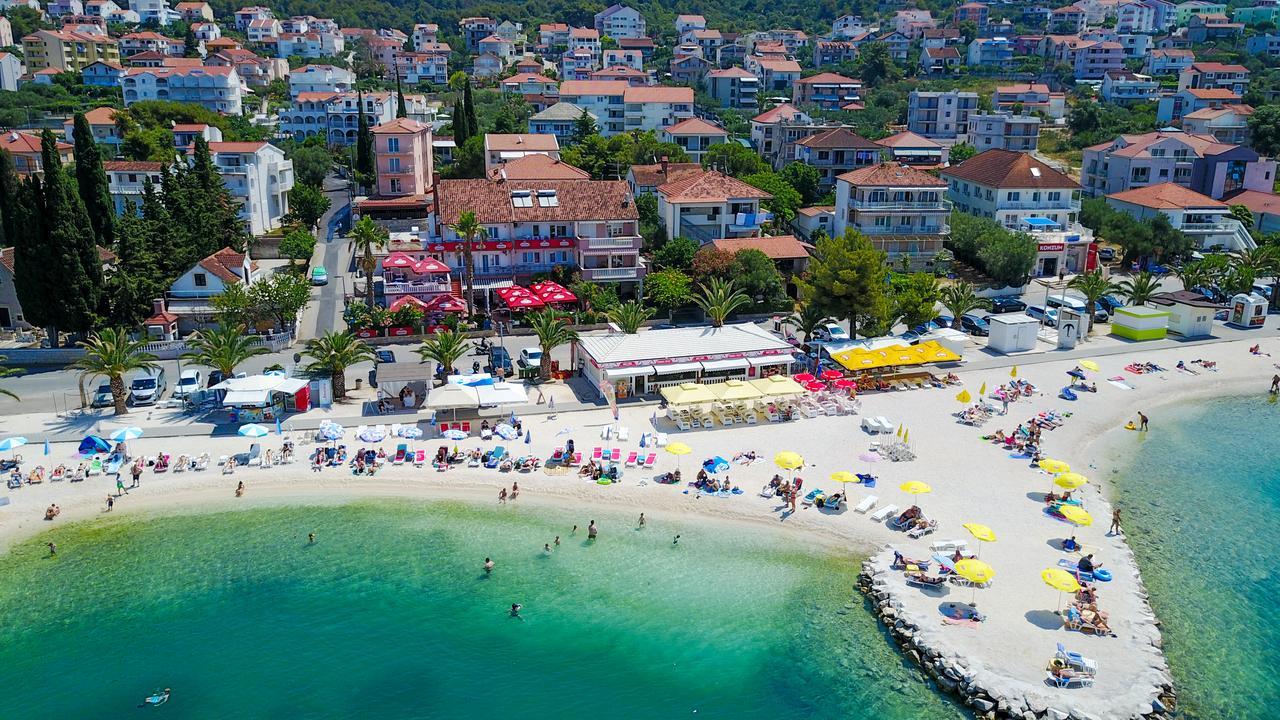 Villa Okruk-10 Meters Away From The Beach Округ Горни Екстериор снимка